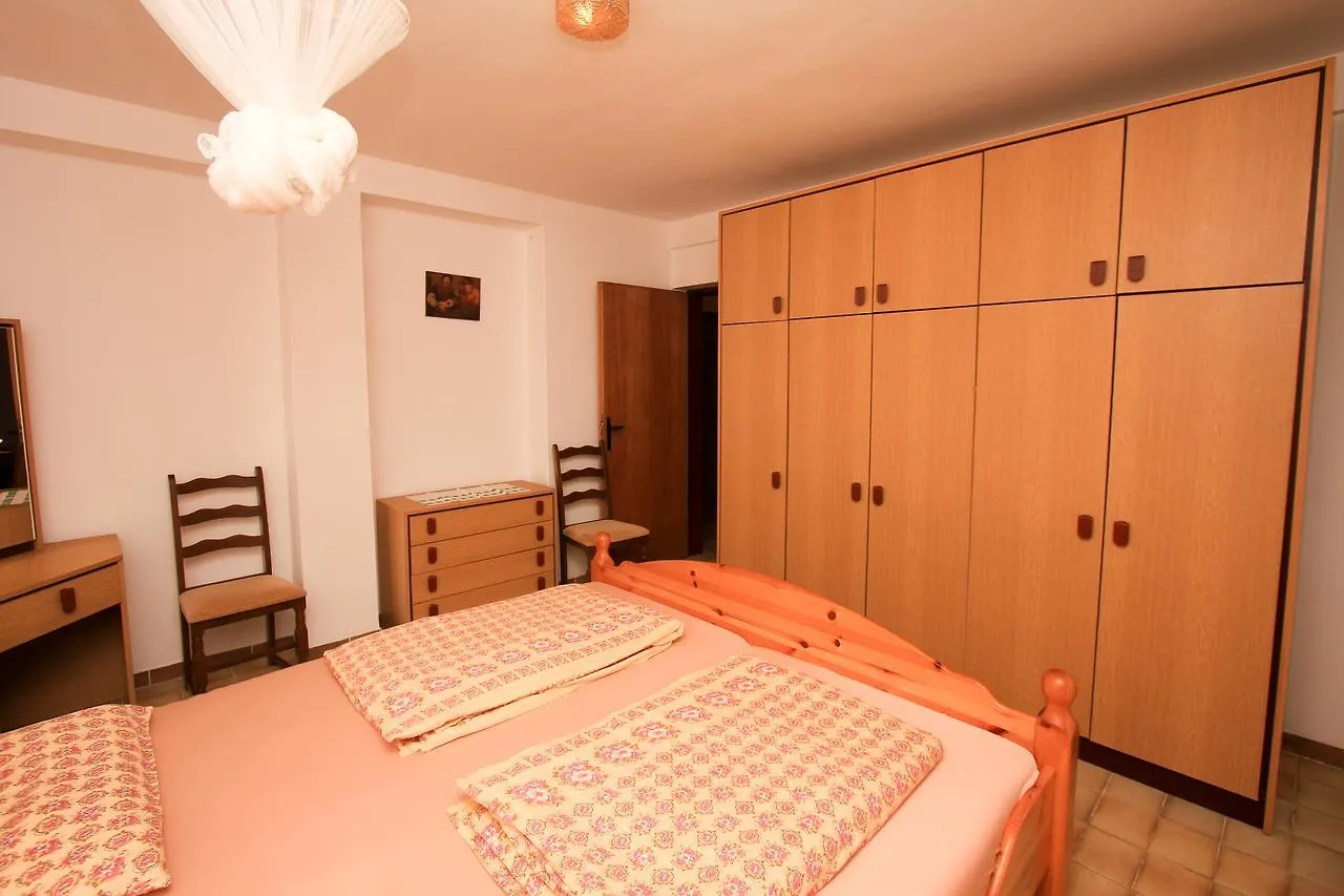 Apartments Flora Pjescana Uvala 0*,  Croacia